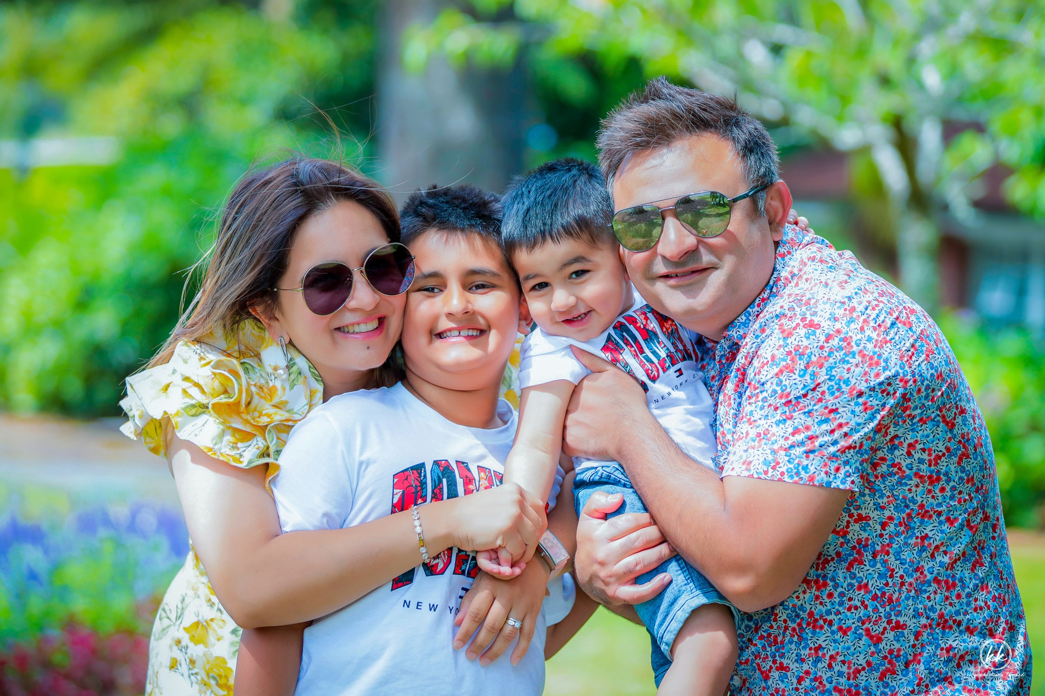 Outdoor family photoshoot Wellington New Zealand by KK Productions